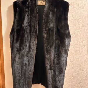 GORGEOUS Vintage 100% real mink sleeveless coat.